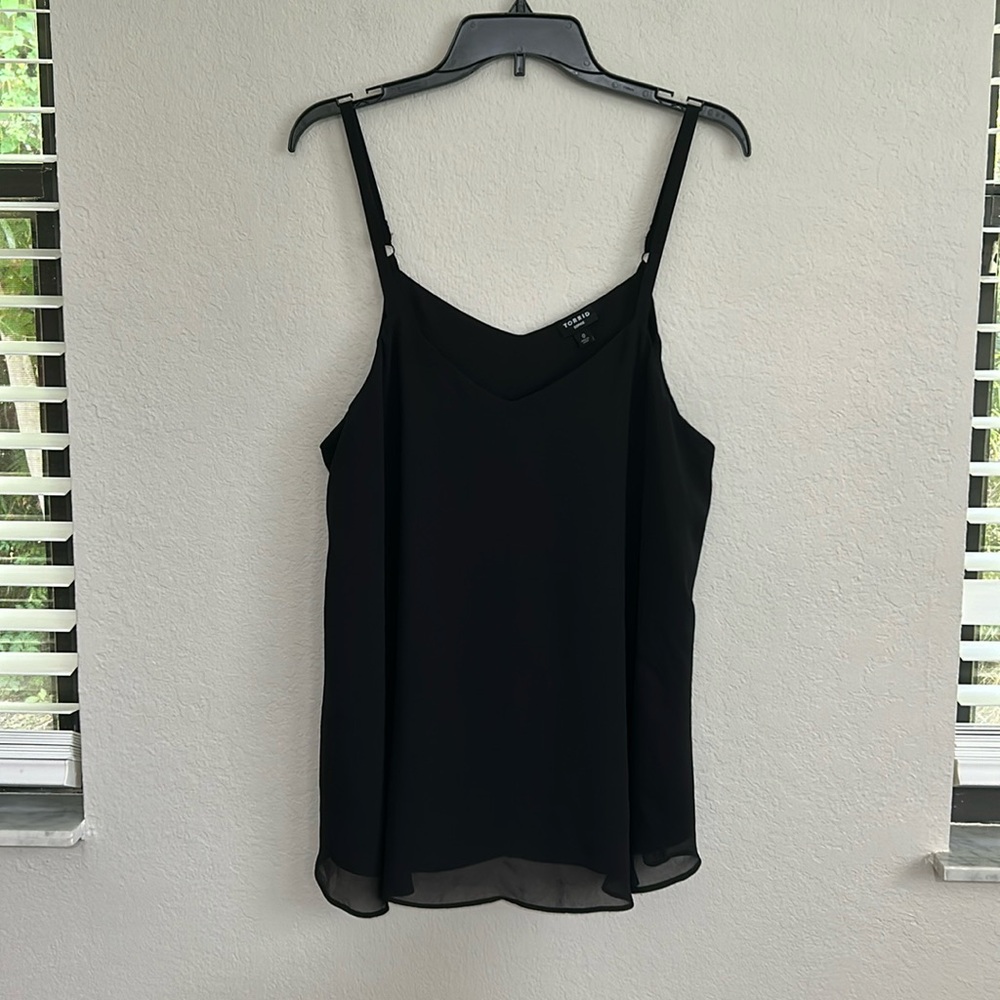 Torrid “Sophie” lined adjustable strap blouse